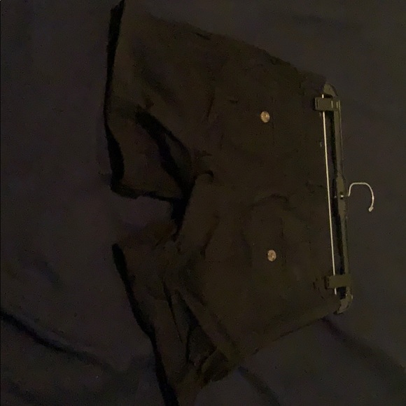 H&M Shorts - Picture 2 of 4